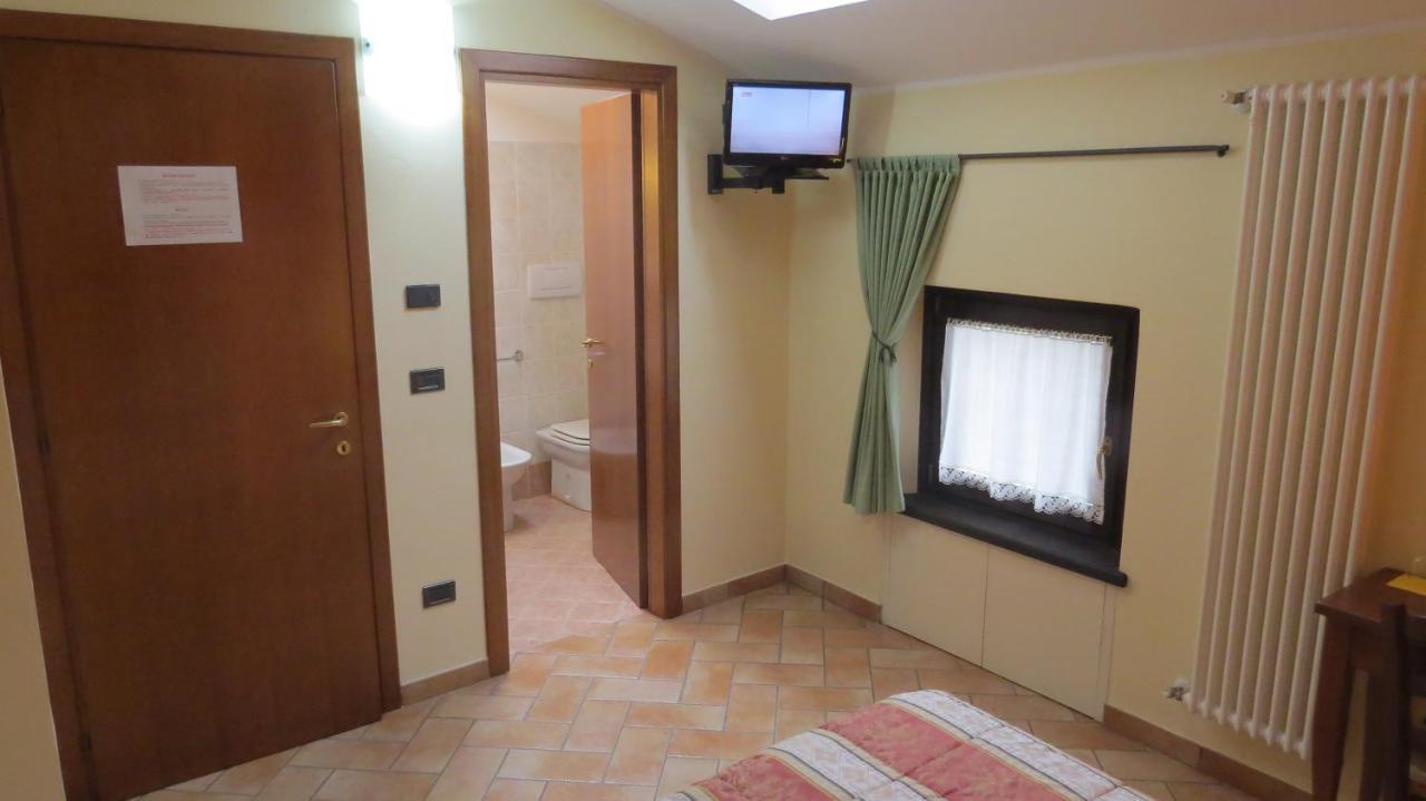 Agriturismo La Staffa Валеджо-суль-Минчо Экстерьер фото